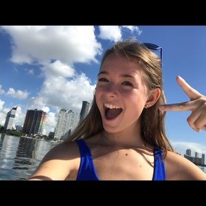Meet your Posher, Alyssa